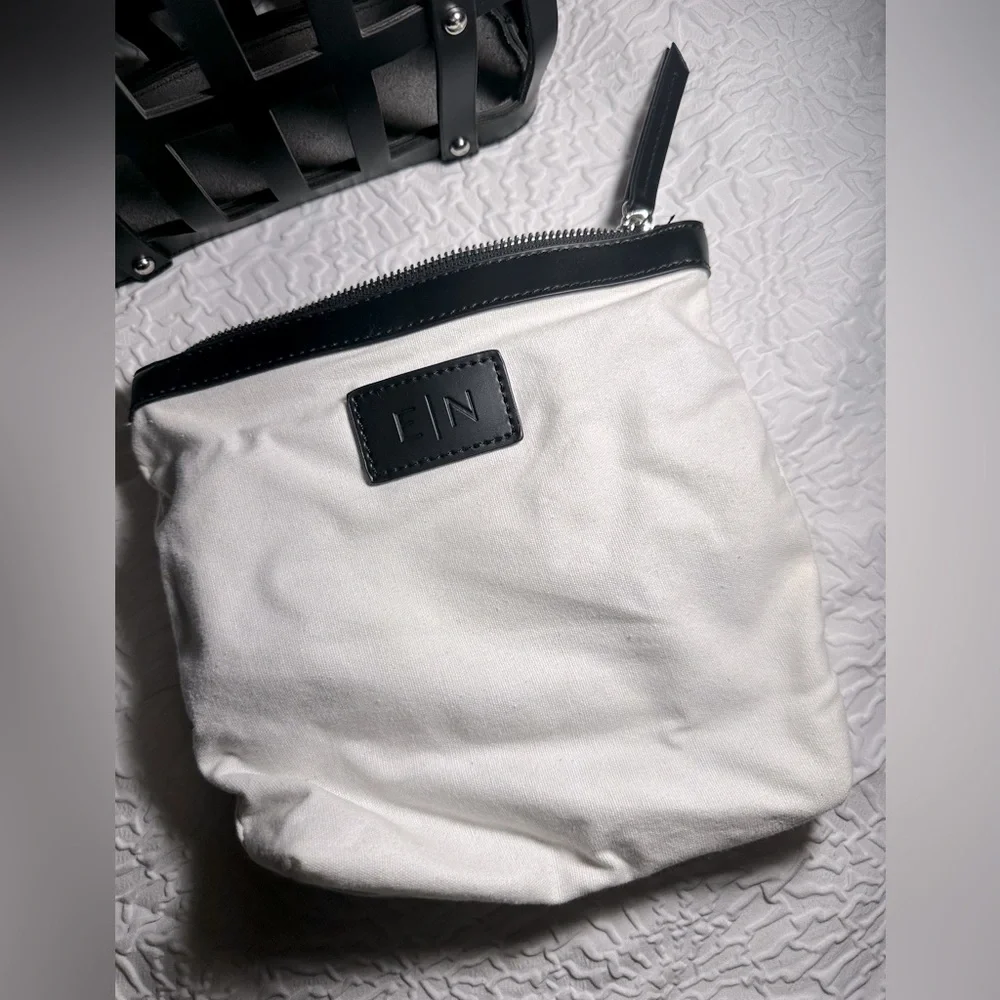 Small bag - Picture 2 of 2